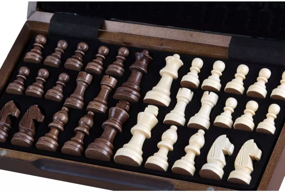 Szachy magnetyczne drewniane 31 cm (orzech/klon) intarsjowane